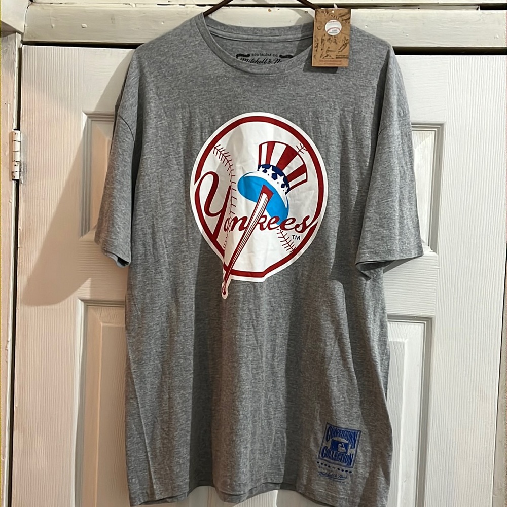 Mitchell and Ness T-shirt